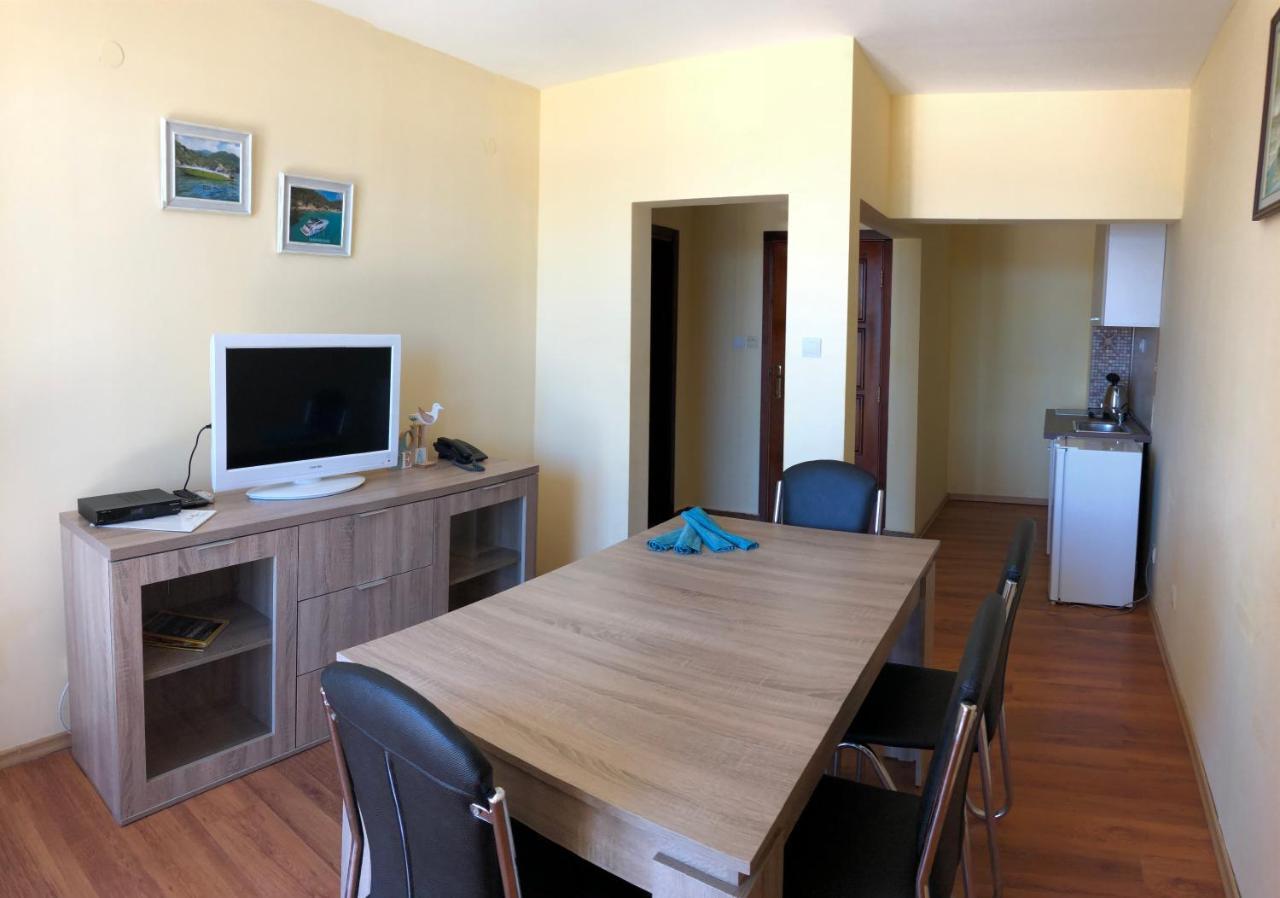 Family Hotel Littoral Sozopol Exteriör bild