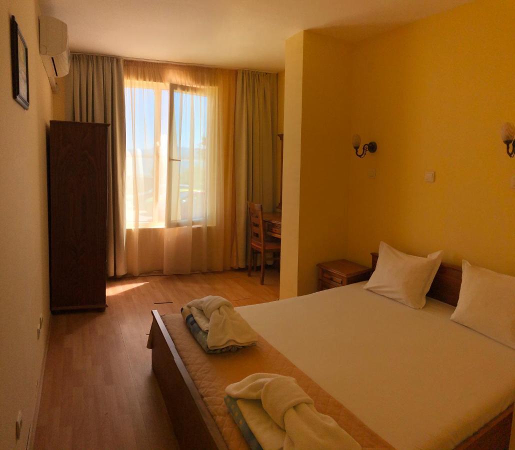 Family Hotel Littoral Sozopol Exteriör bild