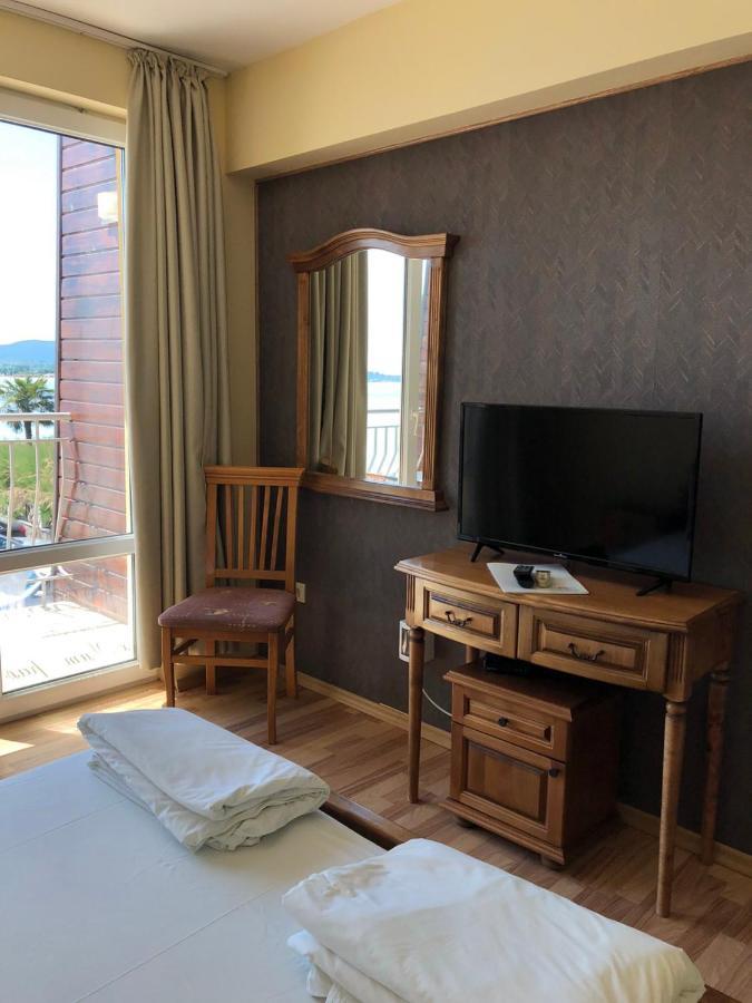 Family Hotel Littoral Sozopol Exteriör bild